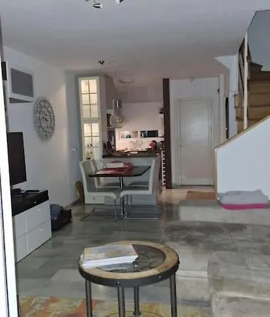 Radovy Dum U More, 20 Minut Od Letiste, Bazen Holiday home
